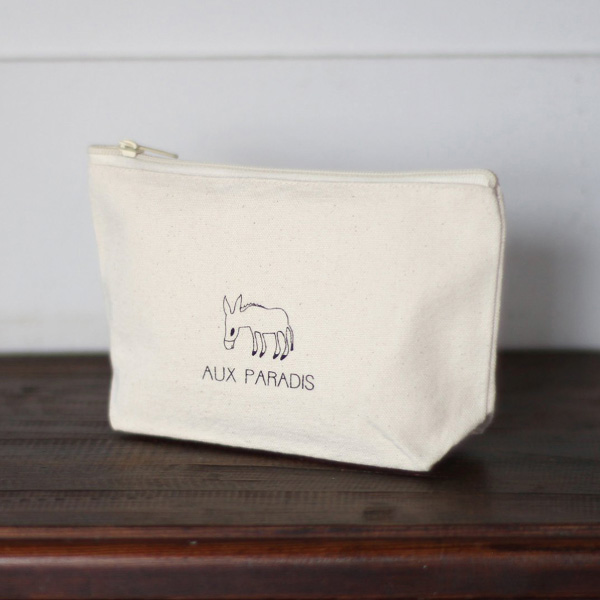 OPEN特典のオリジナルポーチ